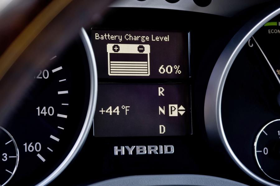  Mercedes-Benz ML450 Hybrid 2009 года  (фото 16 из 49)